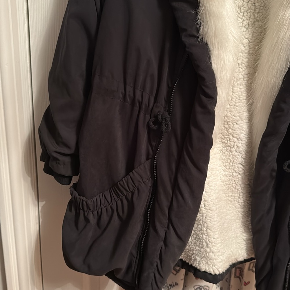 Brand new coat black with fur on the edges has a hood - Picture 4 of 10